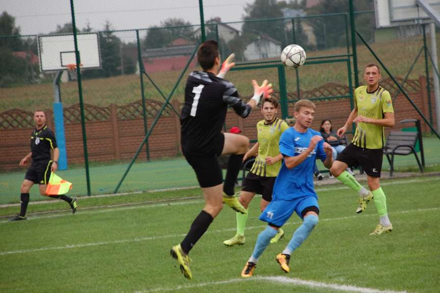 Piłka nożna. V liga krośnieńska. Mecz LKS Skołyszyn - Arłamów Bieszczady Ustrzyki Dolne 2-7