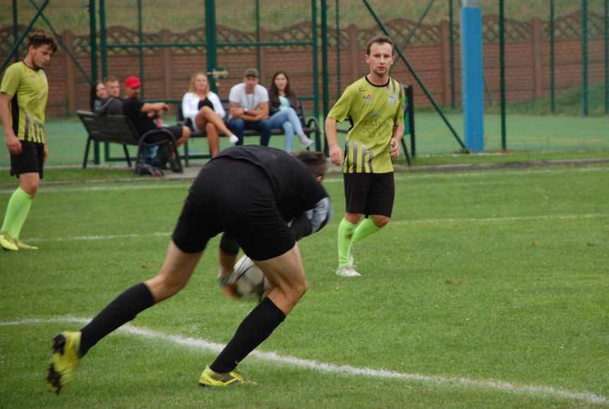 Piłka nożna. V liga krośnieńska. Mecz LKS Skołyszyn - Arłamów Bieszczady Ustrzyki Dolne 2-7