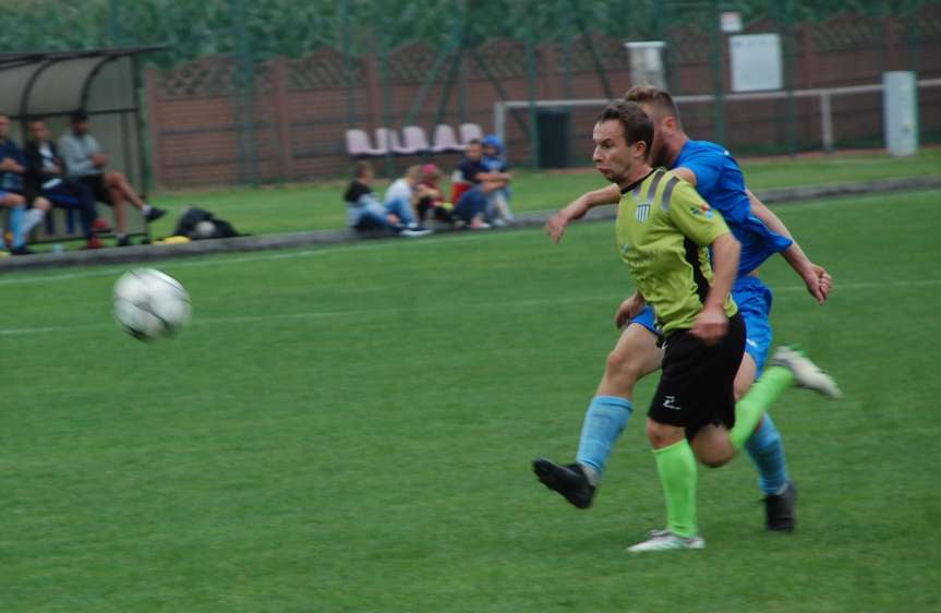 Piłka nożna. V liga krośnieńska. Mecz LKS Skołyszyn - Arłamów Bieszczady Ustrzyki Dolne 2-7