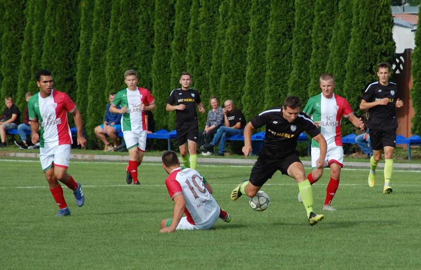 Piłka nożna. V liga krośnieńska. Mecz LKS Skołyszyn - Cosmos Nowotaniec 0-7