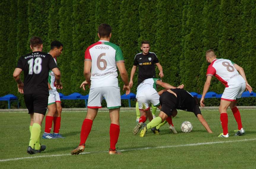 Piłka nożna. V liga krośnieńska. Mecz LKS Skołyszyn - Cosmos Nowotaniec 0-7