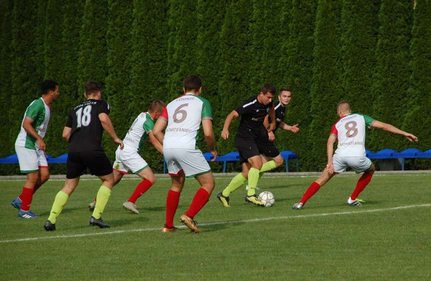 Piłka nożna. V liga krośnieńska. Mecz LKS Skołyszyn - Cosmos Nowotaniec 0-7