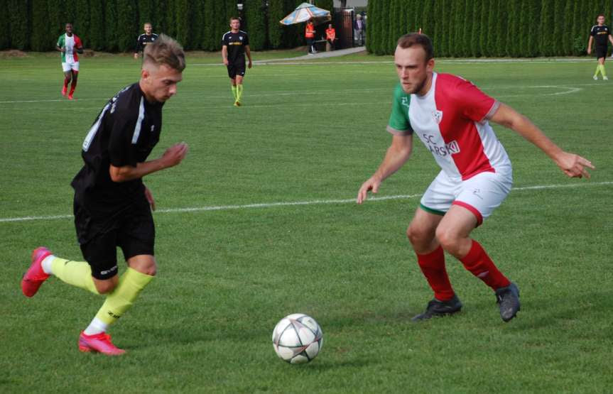 Piłka nożna. V liga krośnieńska. Mecz LKS Skołyszyn - Cosmos Nowotaniec 0-7