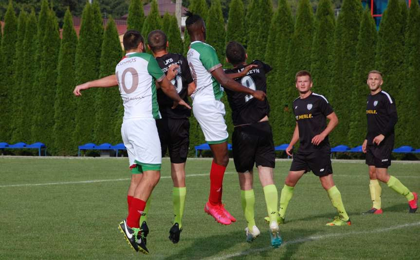 Piłka nożna. V liga krośnieńska. Mecz LKS Skołyszyn - Cosmos Nowotaniec 0-7