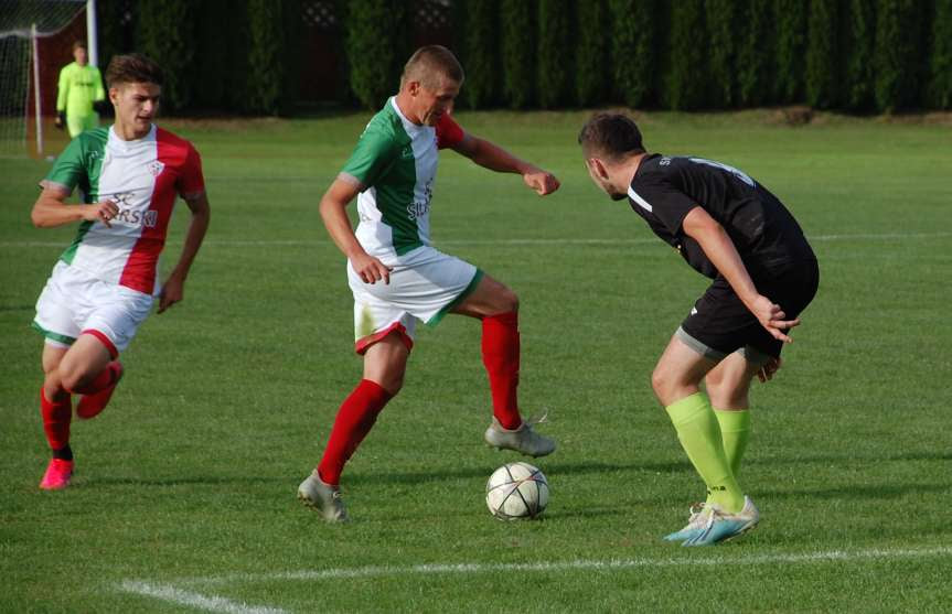 Piłka nożna. V liga krośnieńska. Mecz LKS Skołyszyn - Cosmos Nowotaniec 0-7