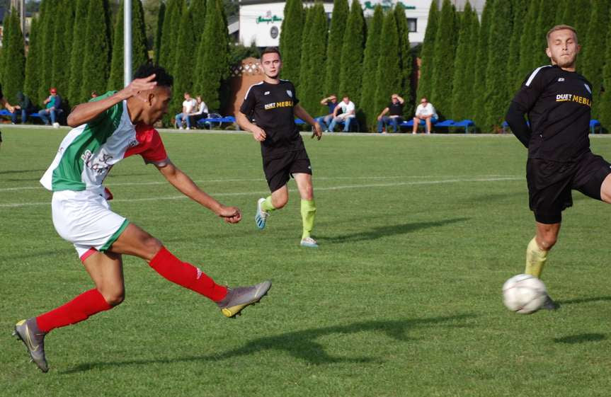 Piłka nożna. V liga krośnieńska. Mecz LKS Skołyszyn - Cosmos Nowotaniec 0-7