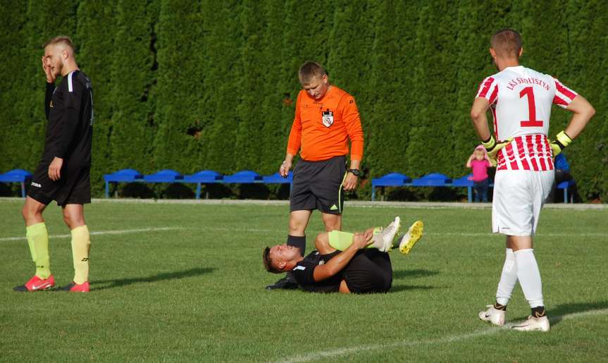 Piłka nożna. V liga krośnieńska. Mecz LKS Skołyszyn - Cosmos Nowotaniec 0-7