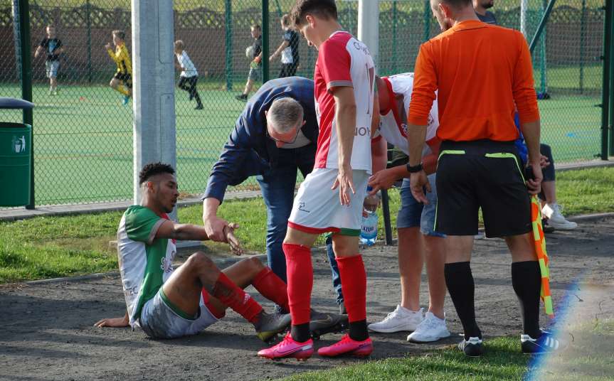 Piłka nożna. V liga krośnieńska. Mecz LKS Skołyszyn - Cosmos Nowotaniec 0-7