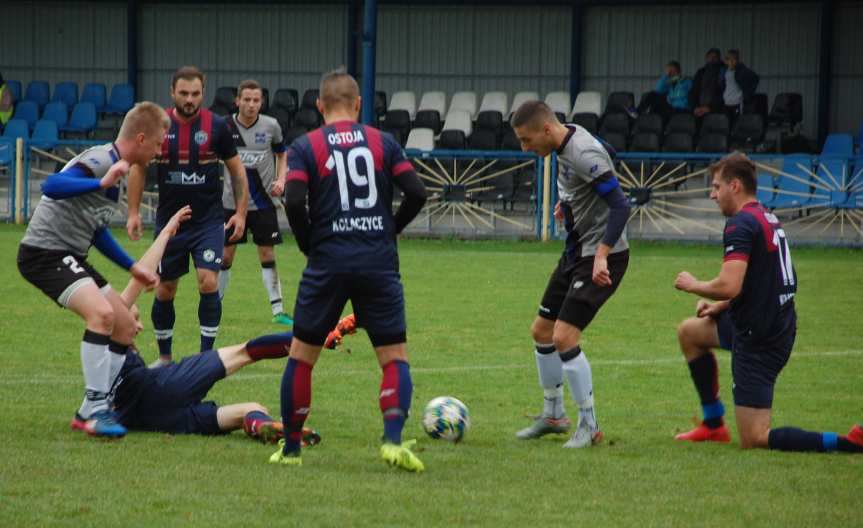 Piłka nożna. V liga krośnieńska. Mecz Nafta Jedlicze - Ostoja Kołaczyce 1-3