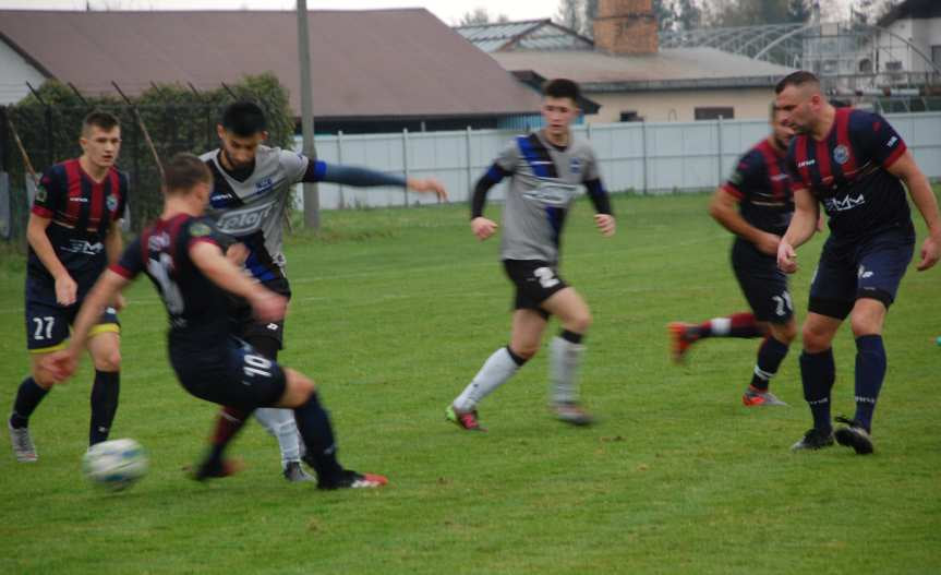 Piłka nożna. V liga krośnieńska. Mecz Nafta Jedlicze - Ostoja Kołaczyce 1-3