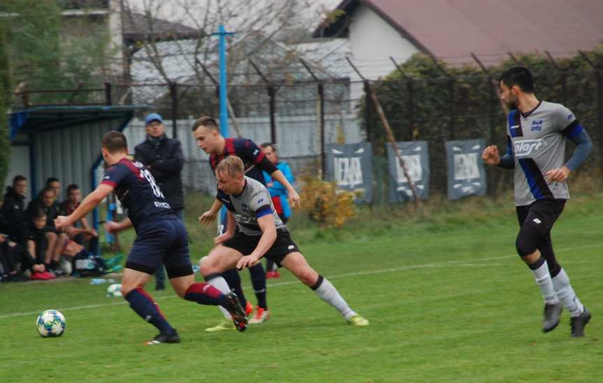 Piłka nożna. V liga krośnieńska. Mecz Nafta Jedlicze - Ostoja Kołaczyce 1-3