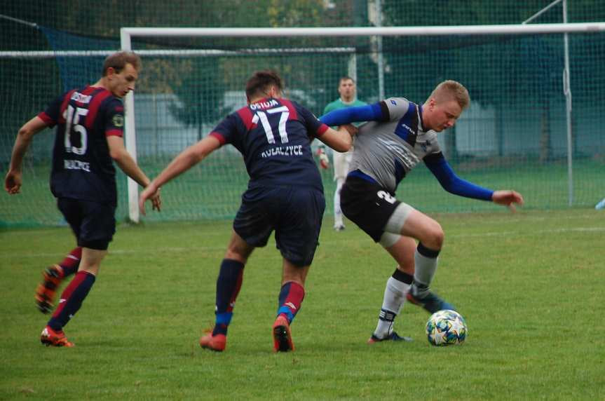 Piłka nożna. V liga krośnieńska. Mecz Nafta Jedlicze - Ostoja Kołaczyce 1-3