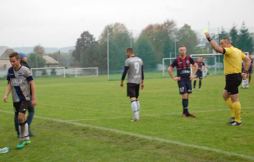 Piłka nożna. V liga krośnieńska. Mecz Nafta Jedlicze - Ostoja Kołaczyce 1-3