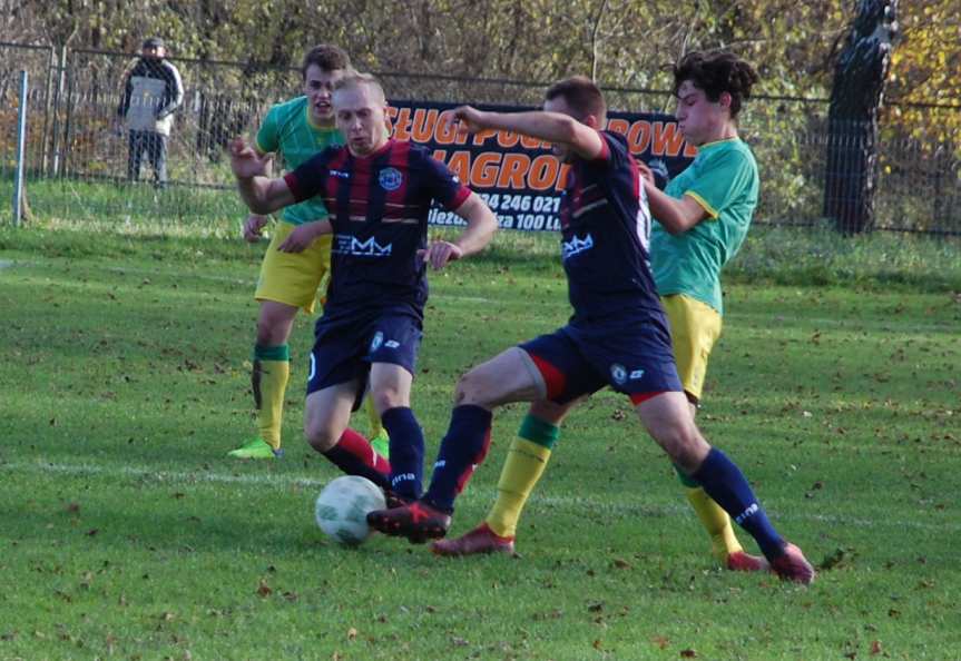 Piłka nożna. V liga krośnieńska. Mecz Ostoja Kołaczyce - LKS Czeluśnica 1-1