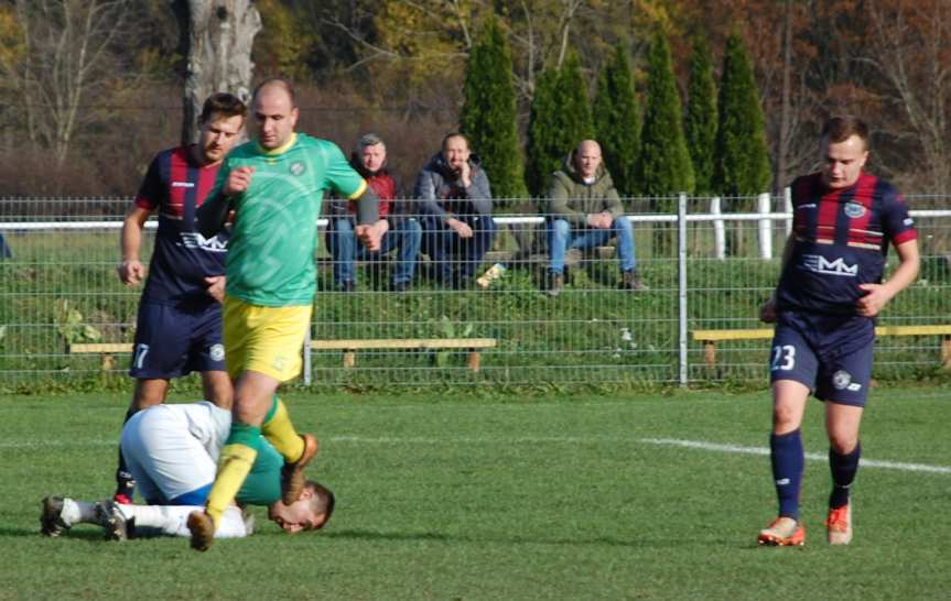 Piłka nożna. V liga krośnieńska. Mecz Ostoja Kołaczyce - LKS Czeluśnica 1-1