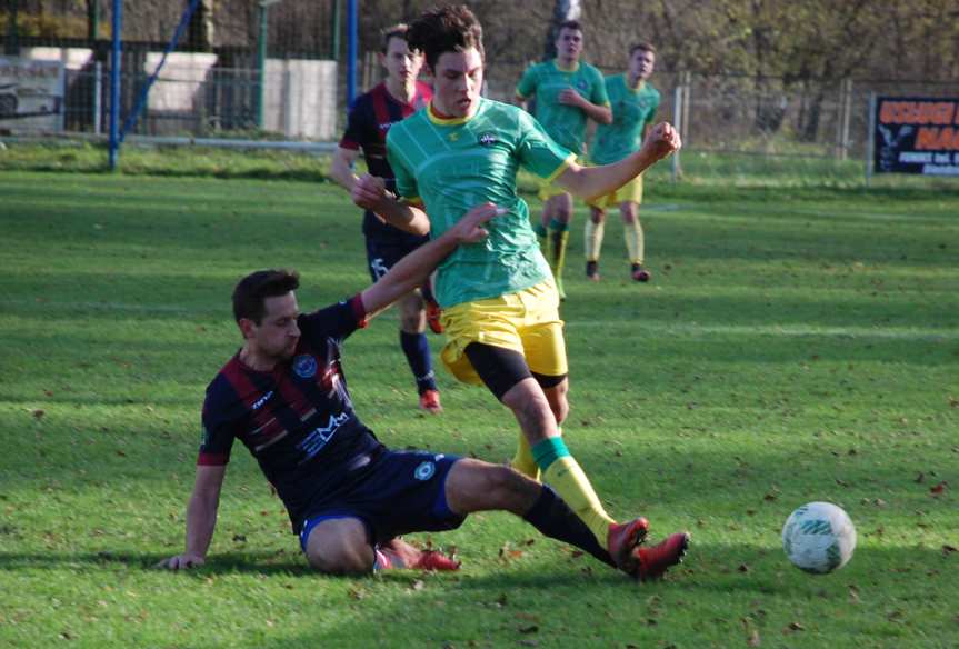 Piłka nożna. V liga krośnieńska. Mecz Ostoja Kołaczyce - LKS Czeluśnica 1-1