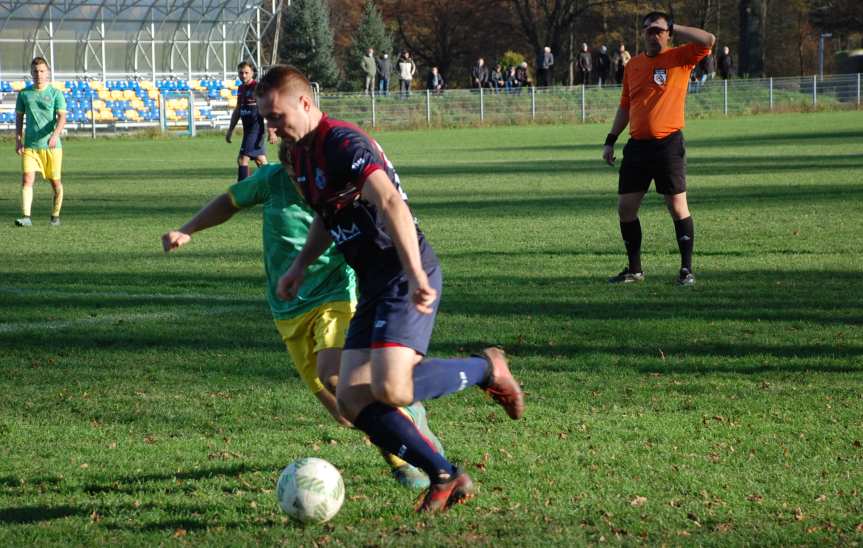 Piłka nożna. V liga krośnieńska. Mecz Ostoja Kołaczyce - LKS Czeluśnica 1-1