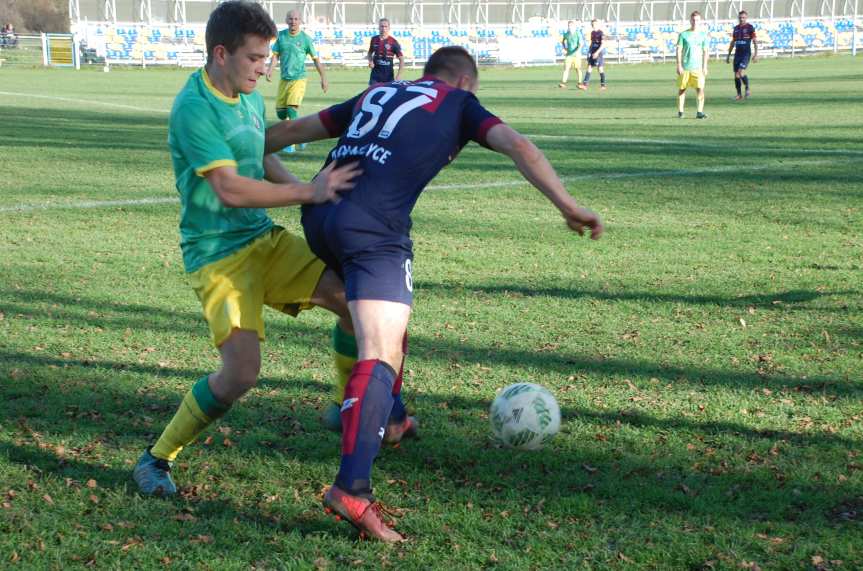 Piłka nożna. V liga krośnieńska. Mecz Ostoja Kołaczyce - LKS Czeluśnica 1-1