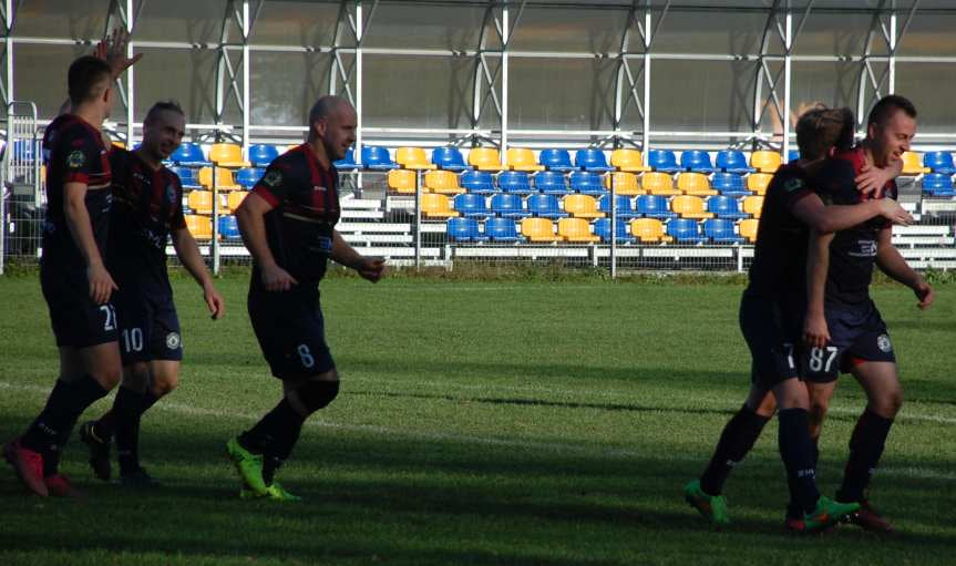 Piłka nożna. V liga krośnieńska. Mecz Ostoja Kołaczyce - LKS Czeluśnica 1-1