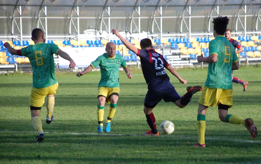 Piłka nożna. V liga krośnieńska. Mecz Ostoja Kołaczyce - LKS Czeluśnica 1-1