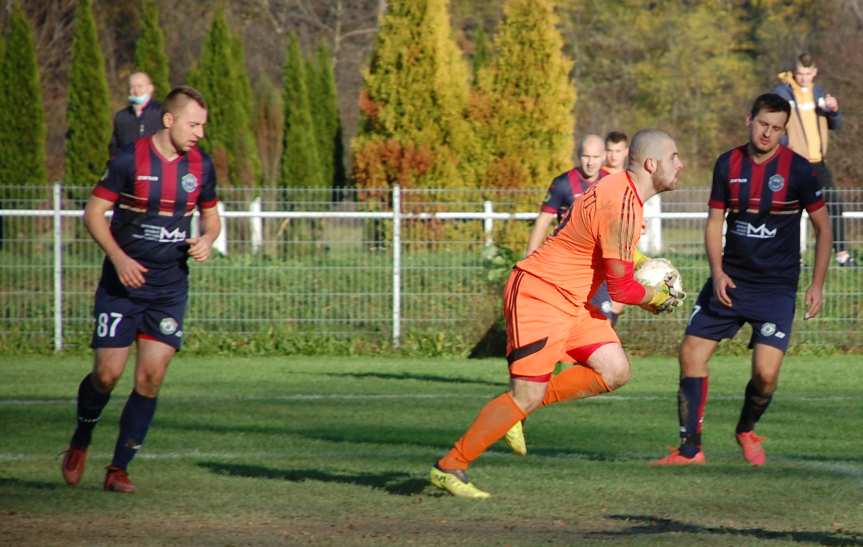 Piłka nożna. V liga krośnieńska. Mecz Ostoja Kołaczyce - LKS Czeluśnica 1-1