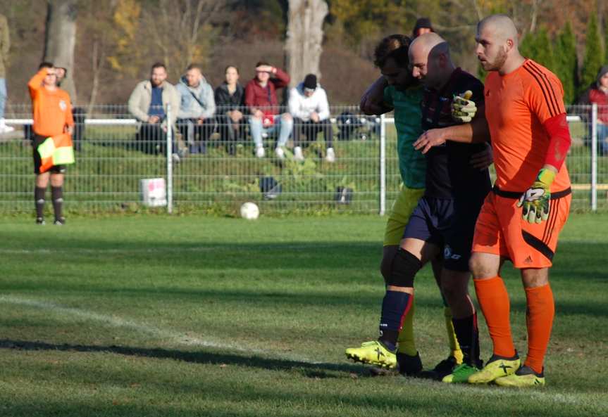 Piłka nożna. V liga krośnieńska. Mecz Ostoja Kołaczyce - LKS Czeluśnica 1-1