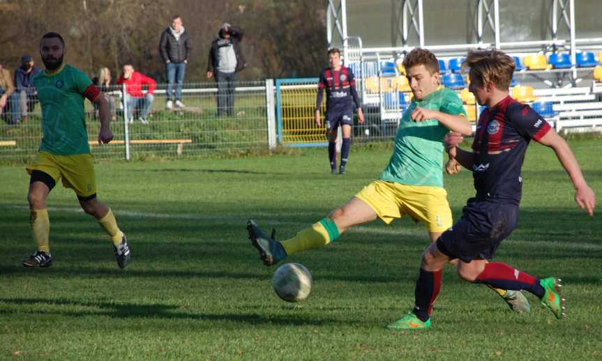 Piłka nożna. V liga krośnieńska. Mecz Ostoja Kołaczyce - LKS Czeluśnica 1-1