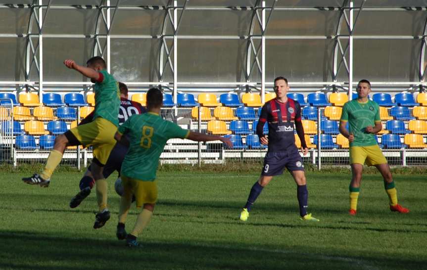 Piłka nożna. V liga krośnieńska. Mecz Ostoja Kołaczyce - LKS Czeluśnica 1-1