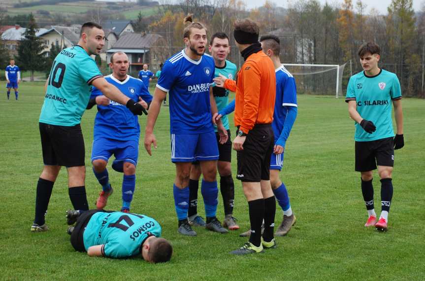 Piłka nożna. V liga krośnieńska. Mecz Tempo Nienaszów - Cosmos Nowotaniec 1-1