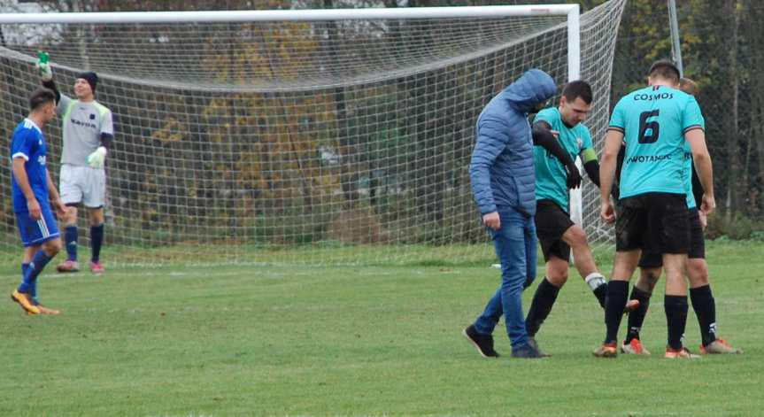 Piłka nożna. V liga krośnieńska. Mecz Tempo Nienaszów - Cosmos Nowotaniec 1-1