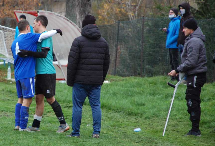 Piłka nożna. V liga krośnieńska. Mecz Tempo Nienaszów - Cosmos Nowotaniec 1-1