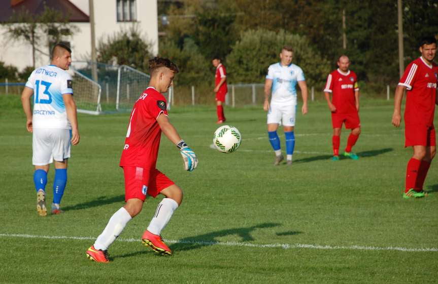 Piłka nożna. V liga krośnieńska. Mecz Tempo Nienaszów - Kotwica Korczyna 4-1