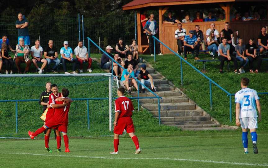 Piłka nożna. V liga krośnieńska. Mecz Tempo Nienaszów - Kotwica Korczyna 4-1