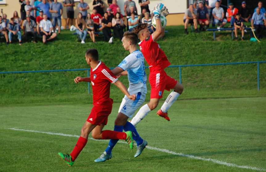 Piłka nożna. V liga krośnieńska. Mecz Tempo Nienaszów - Kotwica Korczyna 4-1