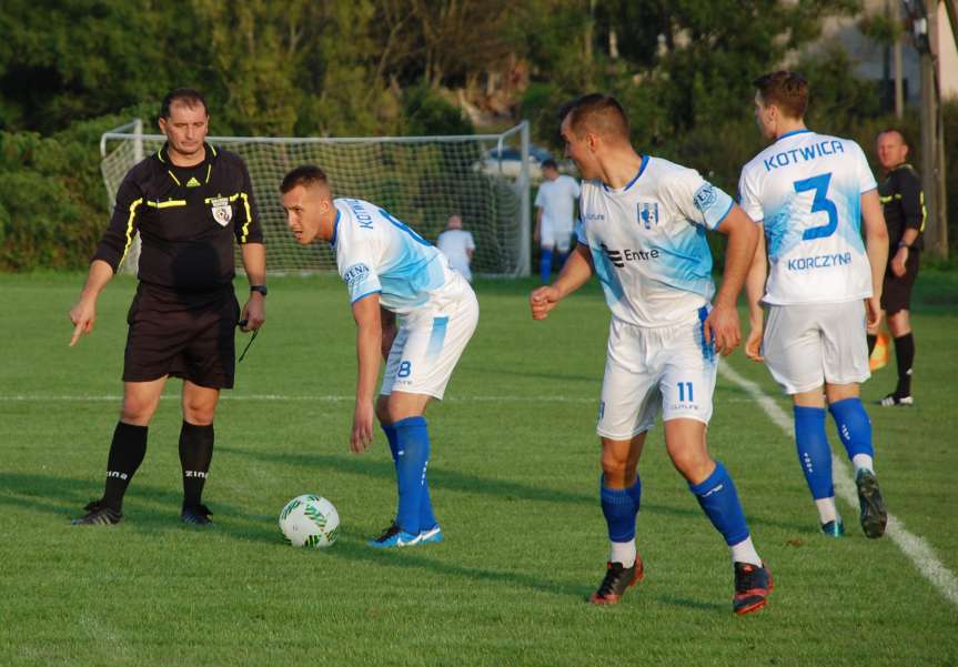 Piłka nożna. V liga krośnieńska. Mecz Tempo Nienaszów - Kotwica Korczyna 4-1