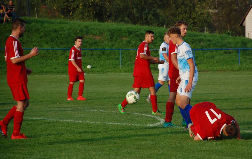 Piłka nożna. V liga krośnieńska. Mecz Tempo Nienaszów - Kotwica Korczyna 4-1