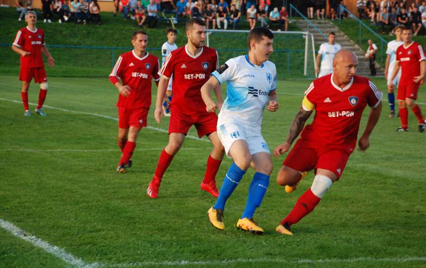 Piłka nożna. V liga krośnieńska. Mecz Tempo Nienaszów - Kotwica Korczyna 4-1