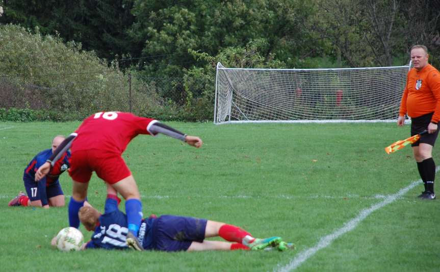 Piłka nożna. V liga krośnieńska. Mecz Tempo Nienaszów - Orzeł Faliszówka 2-0