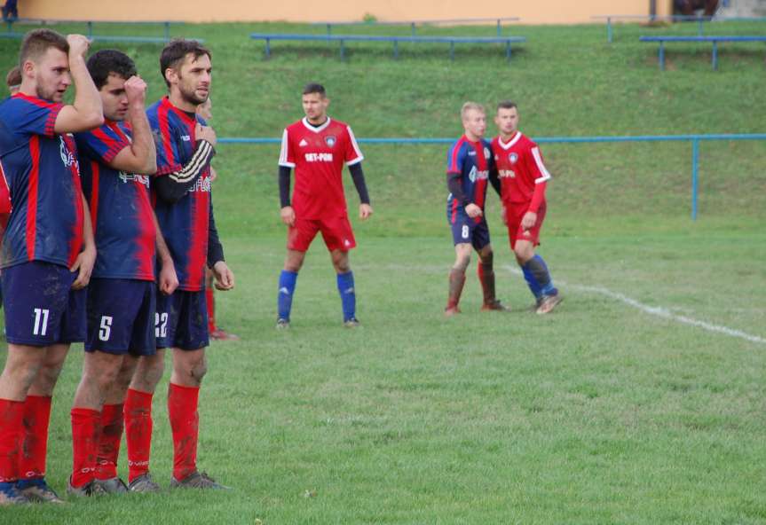 Piłka nożna. V liga krośnieńska. Mecz Tempo Nienaszów - Orzeł Faliszówka 2-0