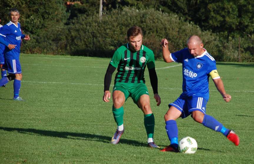 Piłka nożna. V liga krośnieńska. Mecz Tempo Nienaszów - Zamczysko Odrzykoń 4-0