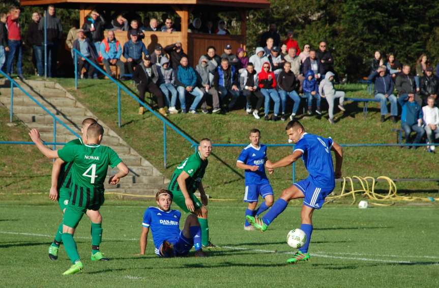 Piłka nożna. V liga krośnieńska. Mecz Tempo Nienaszów - Zamczysko Odrzykoń 4-0