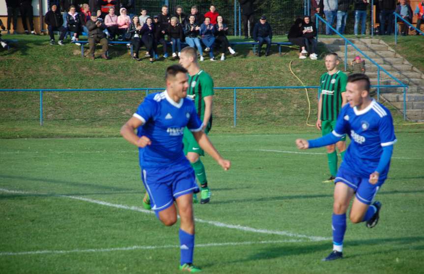 Piłka nożna. V liga krośnieńska. Mecz Tempo Nienaszów - Zamczysko Odrzykoń 4-0