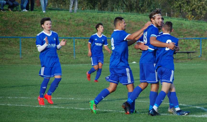 Piłka nożna. V liga krośnieńska. Mecz Tempo Nienaszów - Zamczysko Odrzykoń 4-0