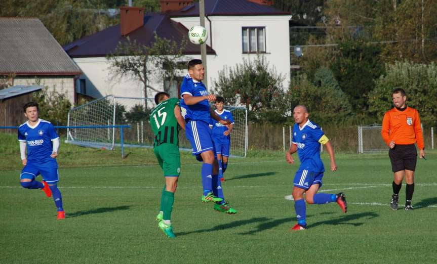 Piłka nożna. V liga krośnieńska. Mecz Tempo Nienaszów - Zamczysko Odrzykoń 4-0