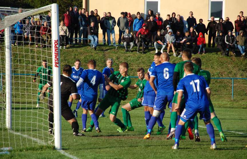 Piłka nożna. V liga krośnieńska. Mecz Tempo Nienaszów - Zamczysko Odrzykoń 4-0