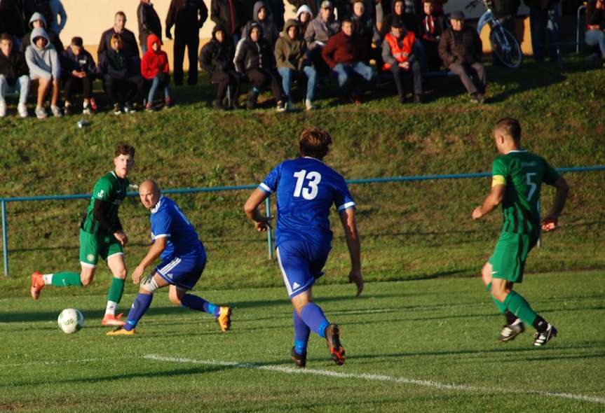 Piłka nożna. V liga krośnieńska. Mecz Tempo Nienaszów - Zamczysko Odrzykoń 4-0