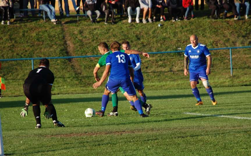 Piłka nożna. V liga krośnieńska. Mecz Tempo Nienaszów - Zamczysko Odrzykoń 4-0