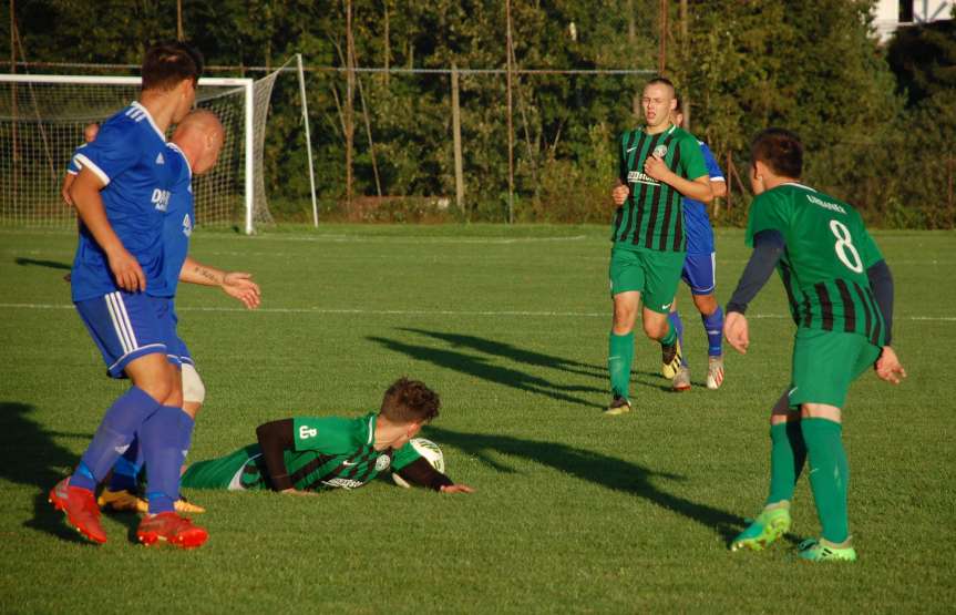 Piłka nożna. V liga krośnieńska. Mecz Tempo Nienaszów - Zamczysko Odrzykoń 4-0