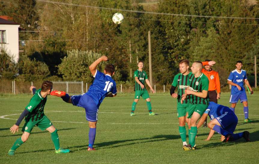 Piłka nożna. V liga krośnieńska. Mecz Tempo Nienaszów - Zamczysko Odrzykoń 4-0