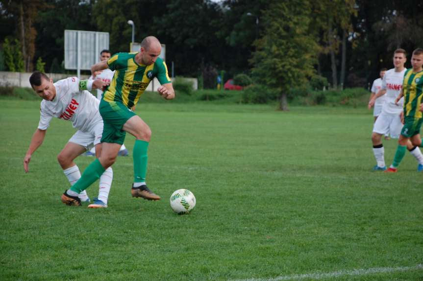 Piłka nożna. V liga. LKS Czeluśnica - Cosmos Nowotaniec 0-7